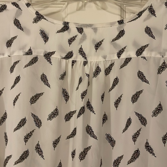 Monday Fun short sleeve blouse 2X - Picture 6 of 6